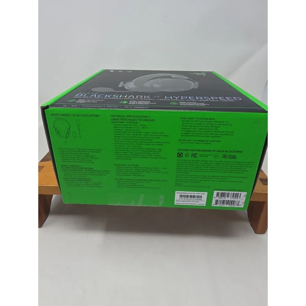 Razer BlackShark V2 HyperSpeed Wireless Gaming Headset THX Spatial Audio Sealed